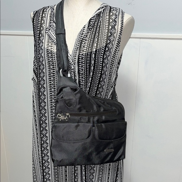 TRAVELON ANTI-THEFT Gray crossbody Bag New! - Picture 3 of 13
